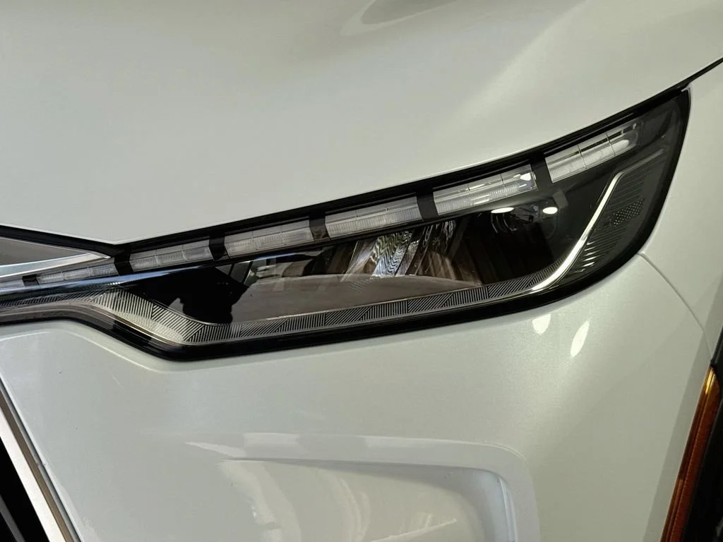 Certified Used 2027 White INFINITI PURE image 43