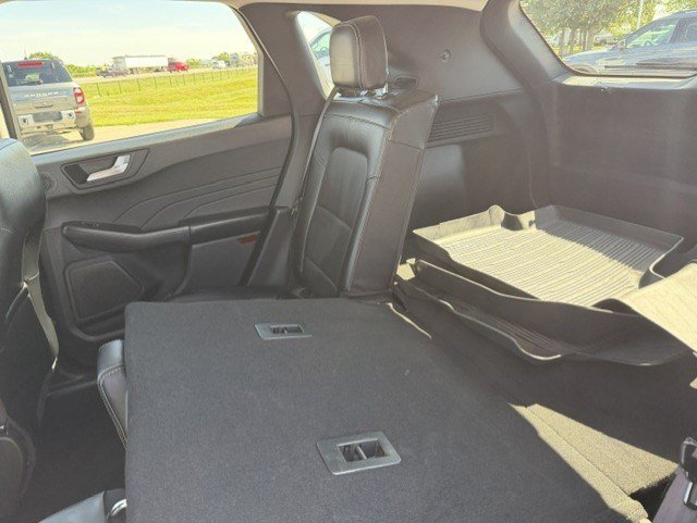 Used 2022 Black Metallic Ford SEL image 27