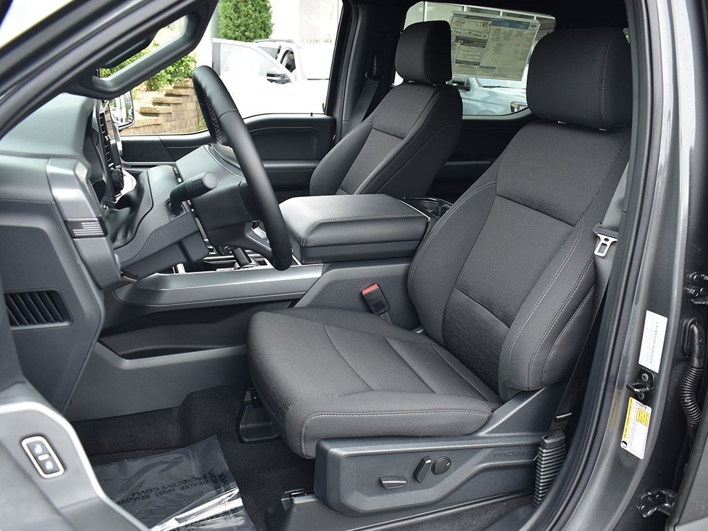 2025 Ford F-150 XLT photo 4