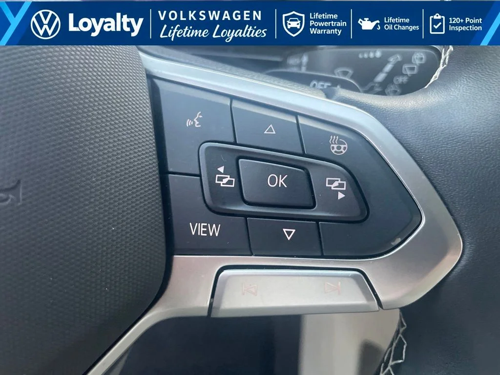Used 2026 White/off-white Volkswagen SE image 23