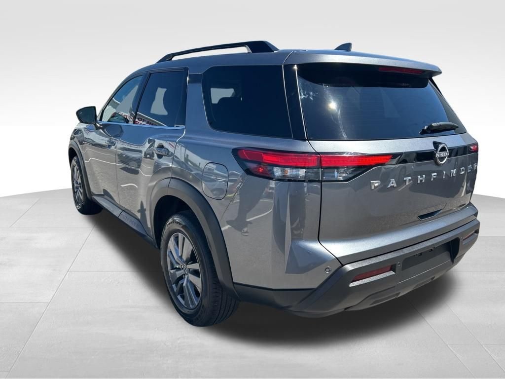 Used 2025 Gray Nissan SV image 4