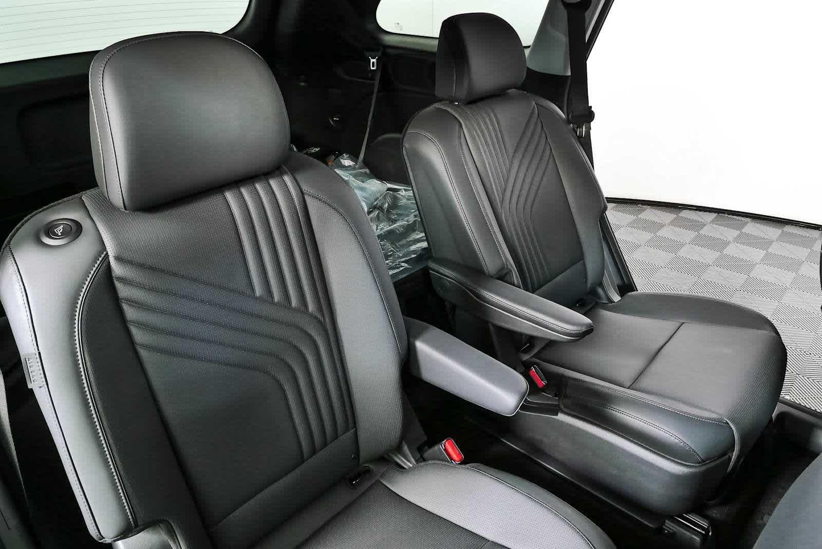 New 2026 Abyss Black Pearl Hyundai SEL Premium FWD image 32