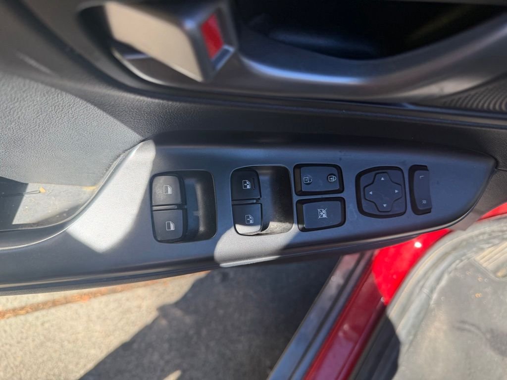 Used 2021 Pulse Red Hyundai Limited image 12