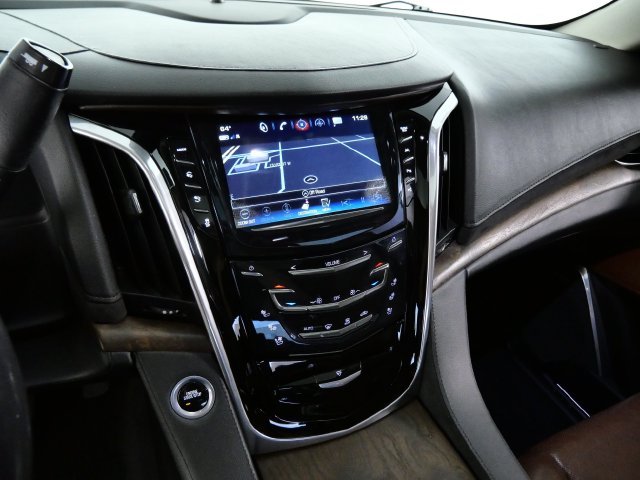 Certified Used 2019  Cadillac Premium Luxury image 21
