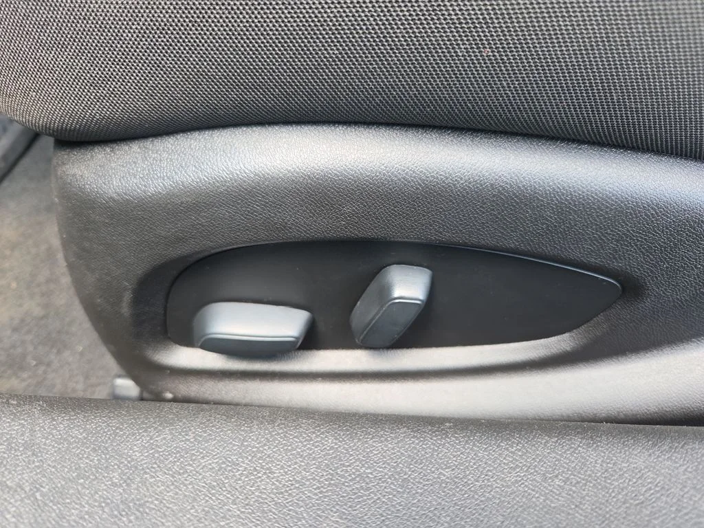Used 2018 White Chevrolet 1LT image 24