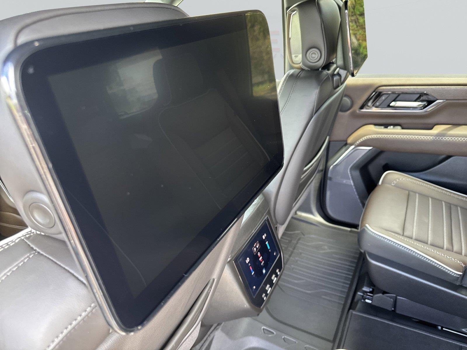 New 2026 Glacier White Tricoat GMC Denali Ultimate image 35