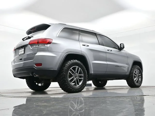 Used 2020 Billet Silver Metallic Clearcoat Jeep Limited image 29