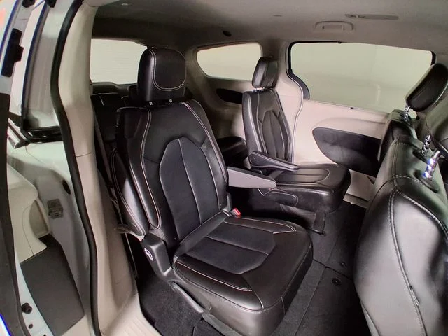 Used 2024 White Chrysler Touring L image 14