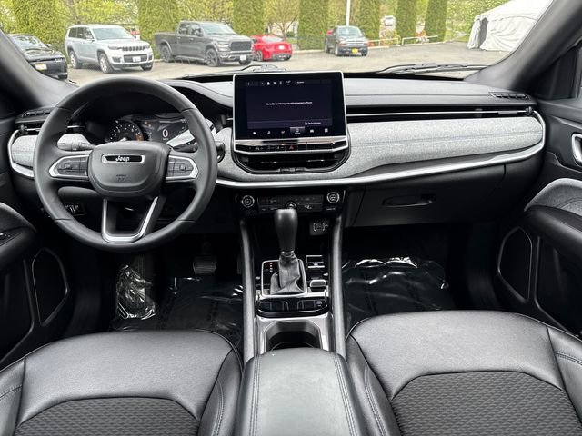 Used 2024 Bright White Clearcoat Jeep Latitude image 18