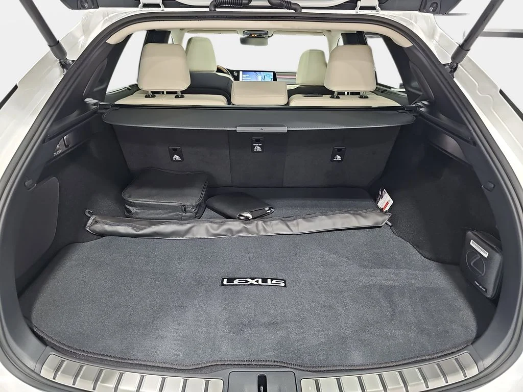 New 2026  Lexus 450h+ Luxury image 10