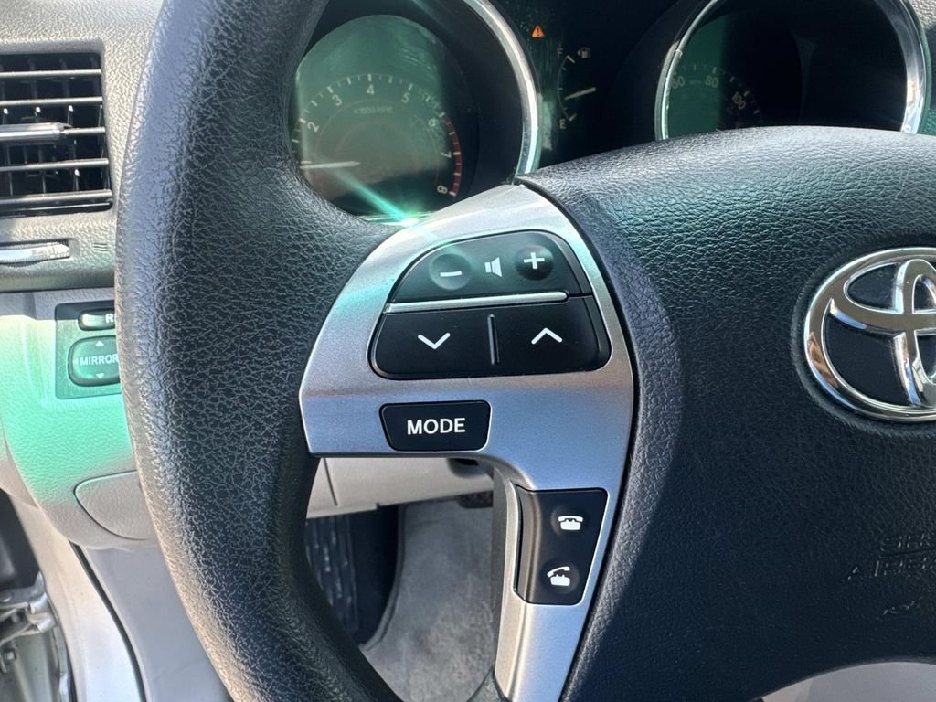 Used 2011 Silver Toyota Base image 22