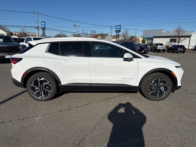 New 2026 Summit White Chevrolet LT image 4
