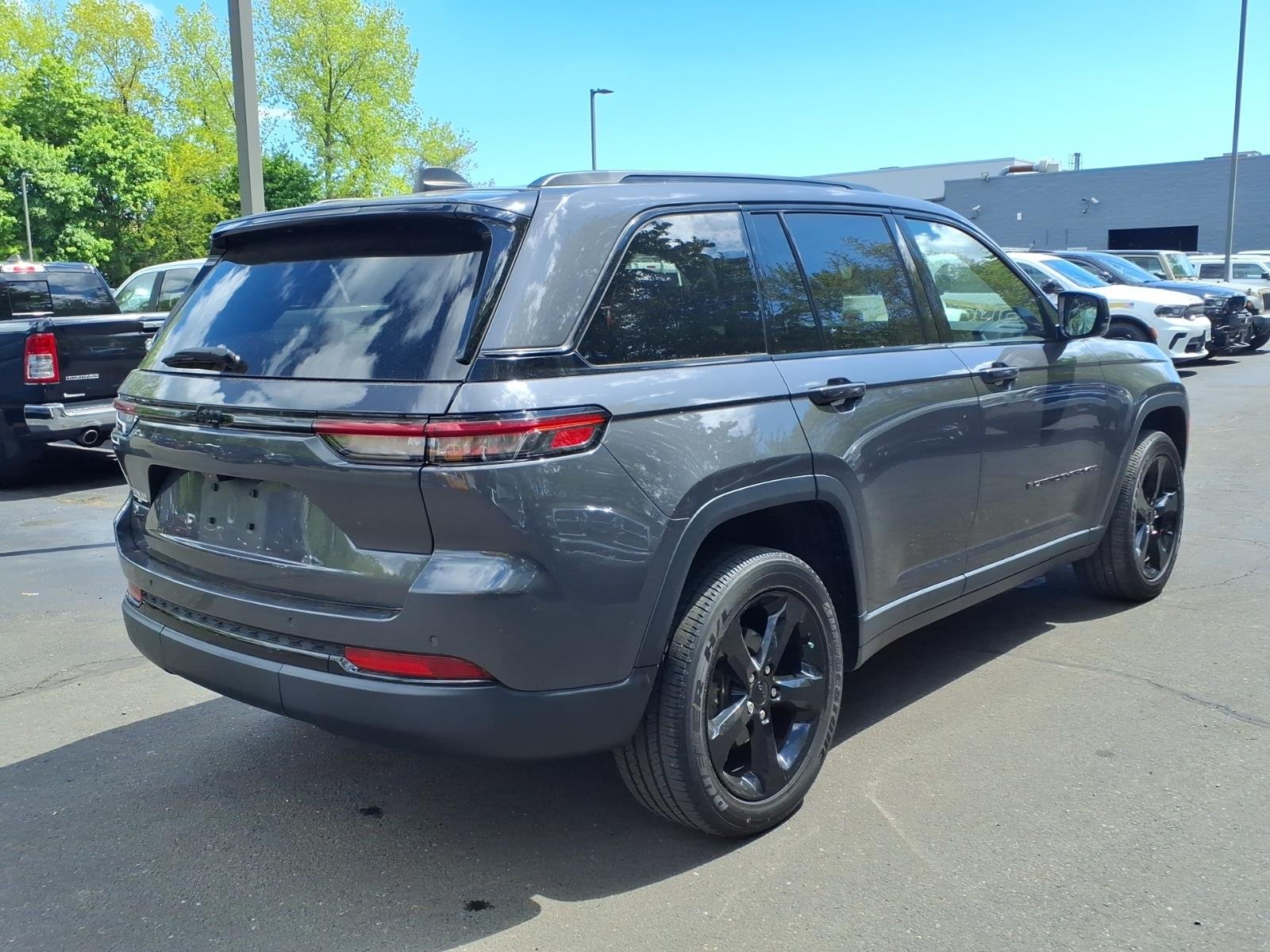 Used 2023 Gray Jeep Altitude X image 8
