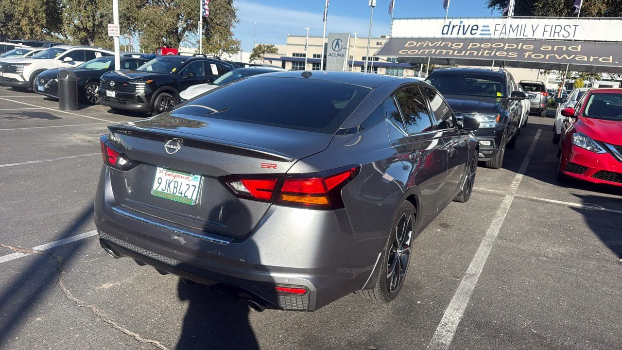 Used 2023 Gun Metallic Nissan 2.5 SR image 2