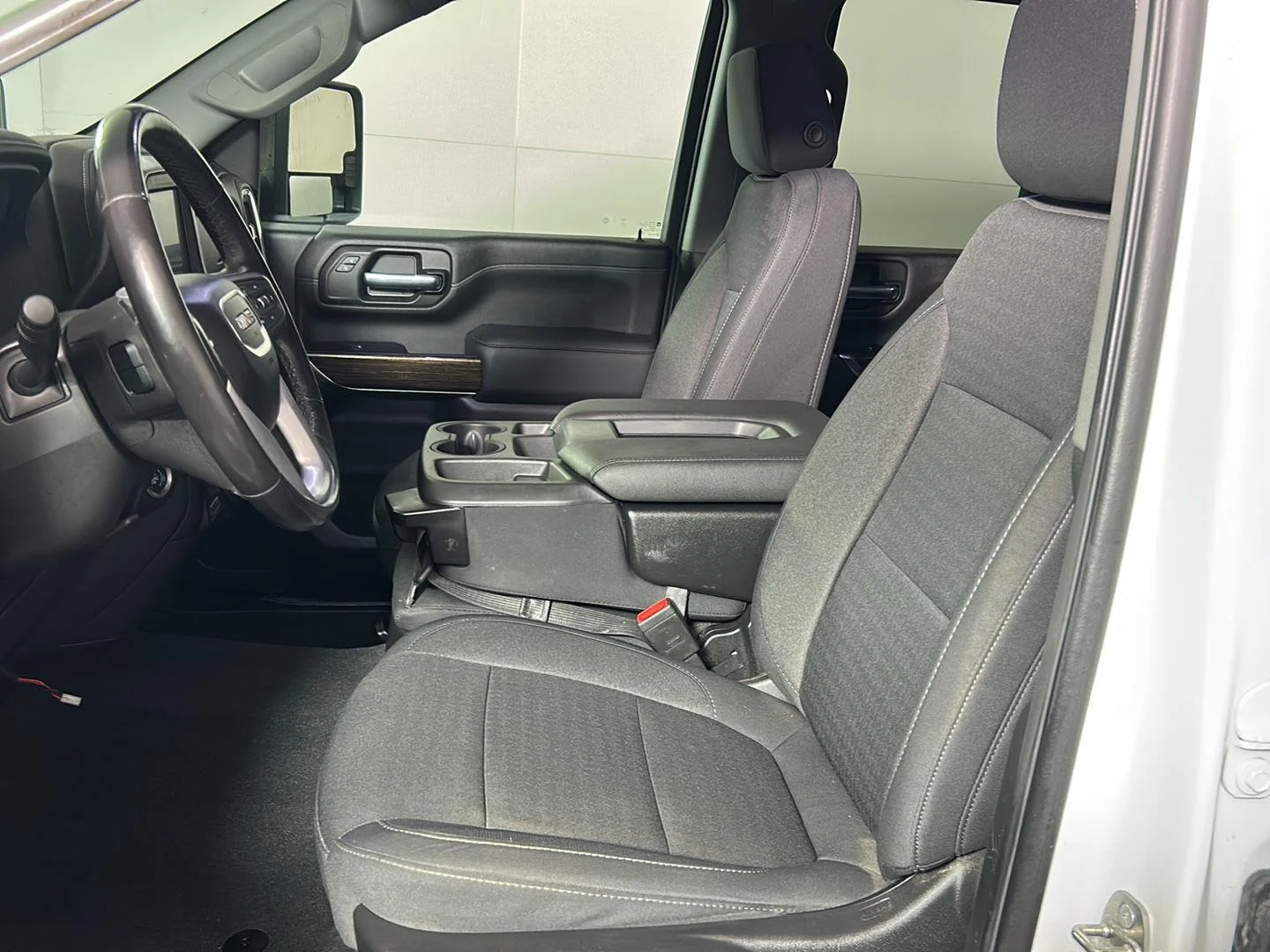 Used 2022 Summit White GMC SLE image 12