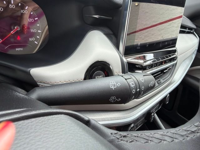 Used 2025 Silver Jeep Limited image 33
