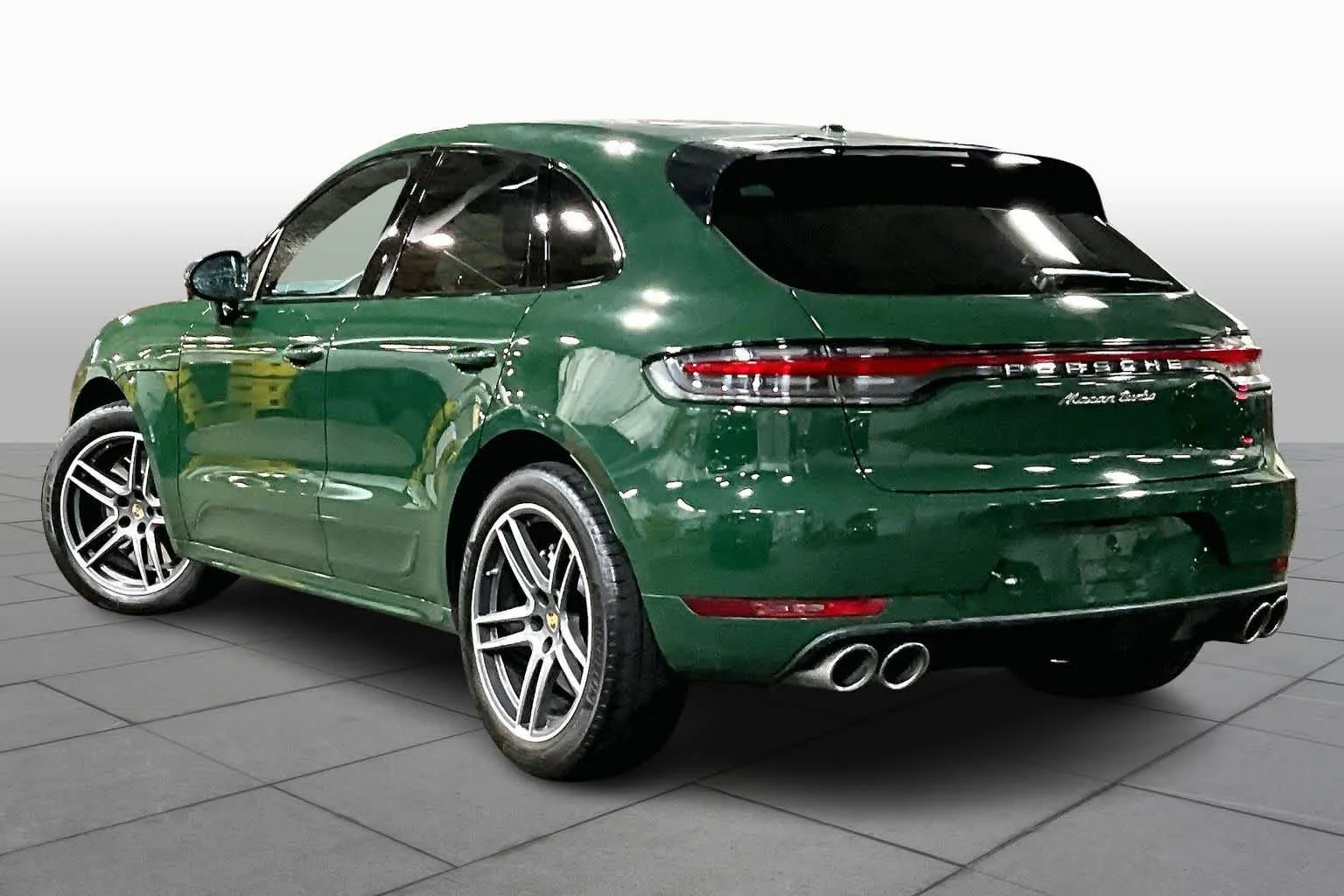 Used 2020 Mamba Green Metallic Porsche Turbo image 12