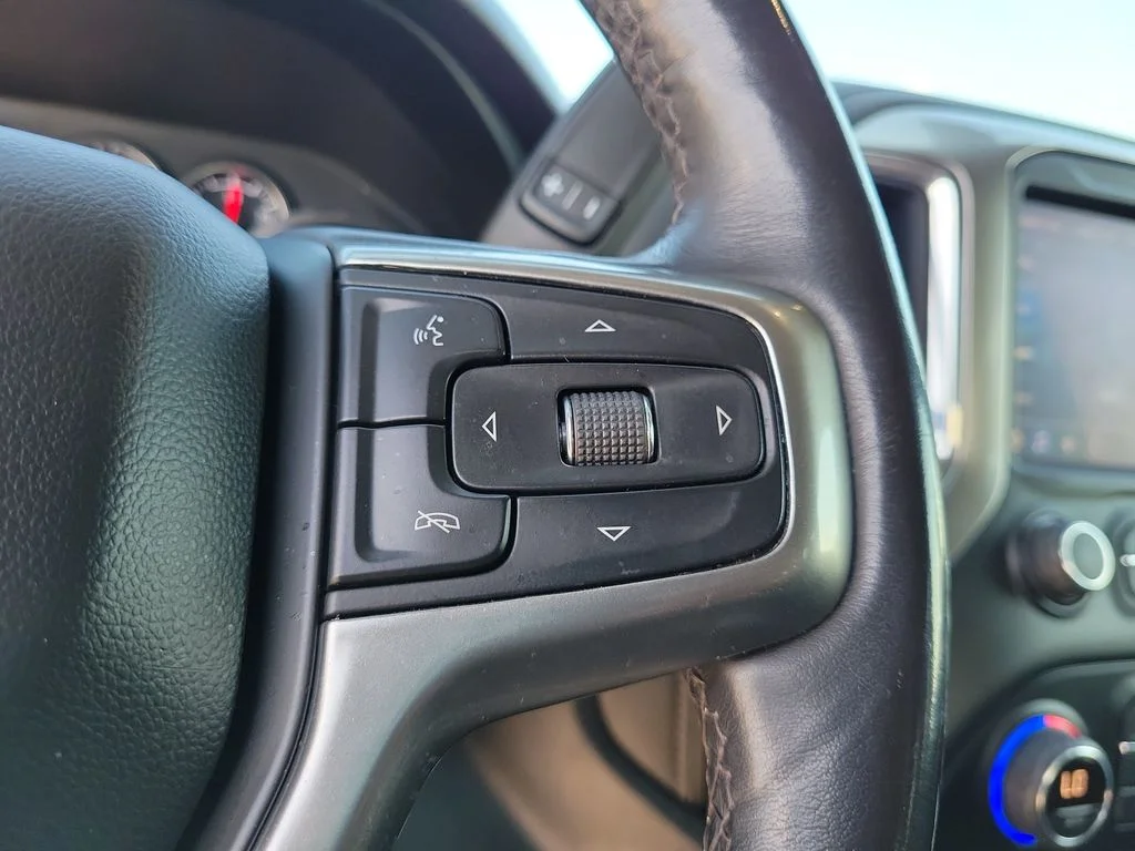 Used 2021 Silver Chevrolet RST image 17