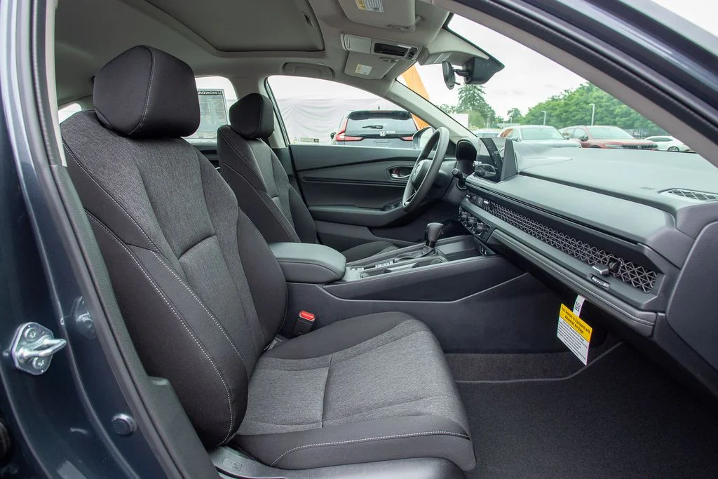 New 2026 Meteorite Gray Metallic Honda SE image 14