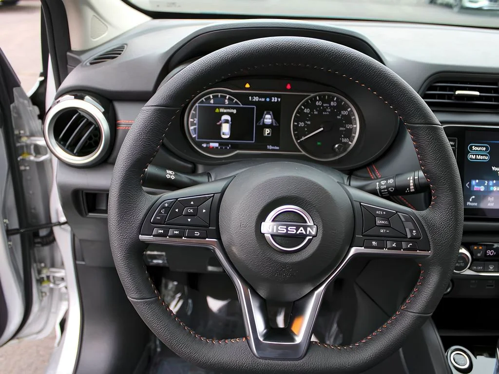 2025 Nissan Versa Sedan SR - Photo 14
