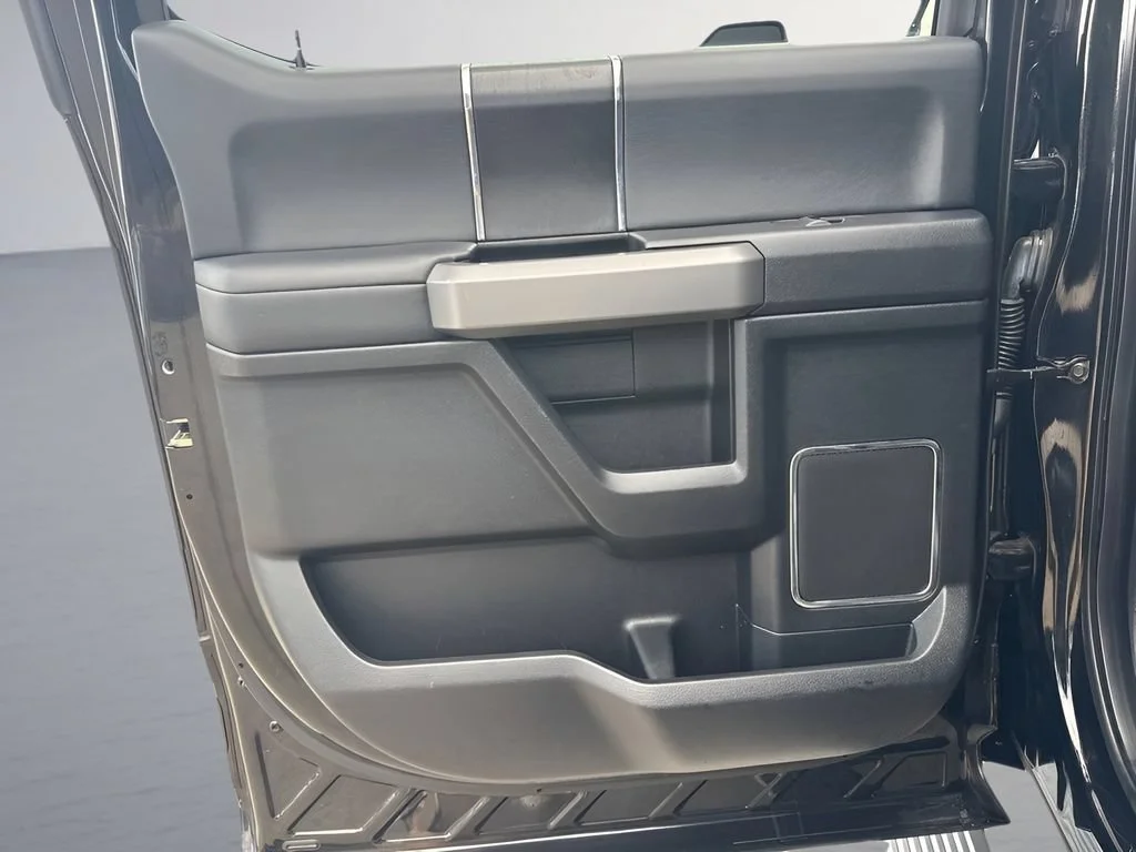 Used 2018  Ford XL image 31