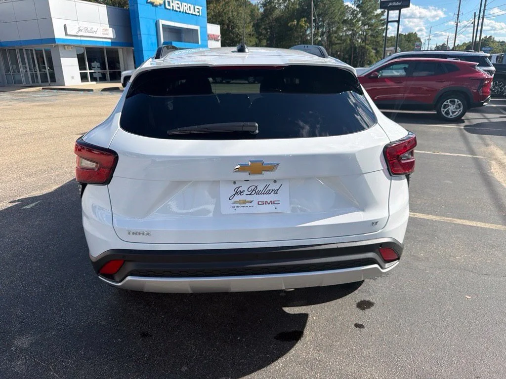 New 2026 Summit White Chevrolet LT image 4