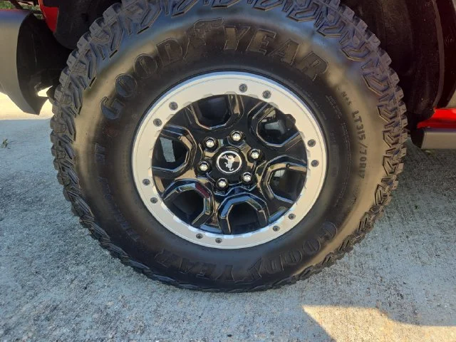 Used 2023 Red Ford Badlands image 30