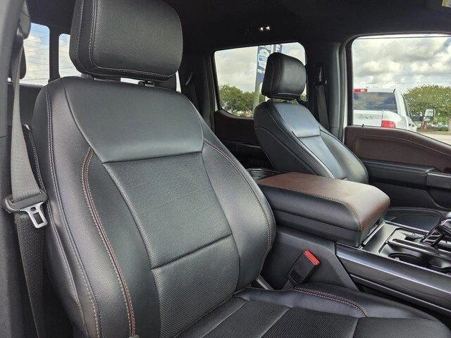 Used 2023 Star White Metallic Tri-Coat Ford LARIAT image 33