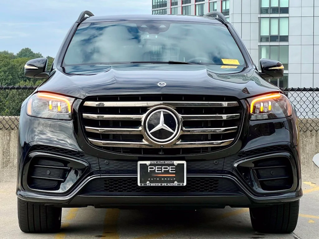Certified Used 2024  Mercedes-Benz GLS 450 image 3