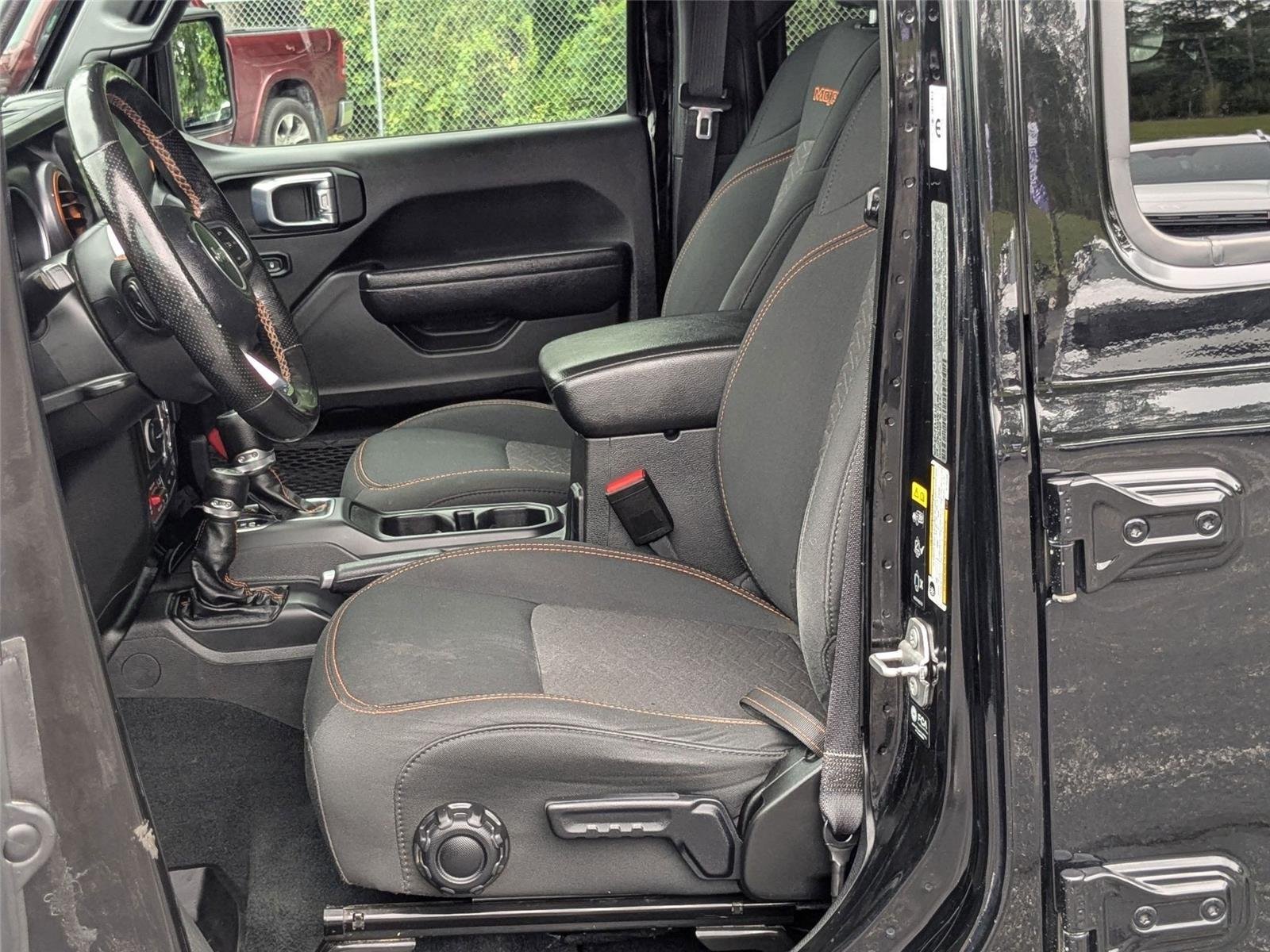 Used 2022 Black Clearcoat Jeep Mojave image 12