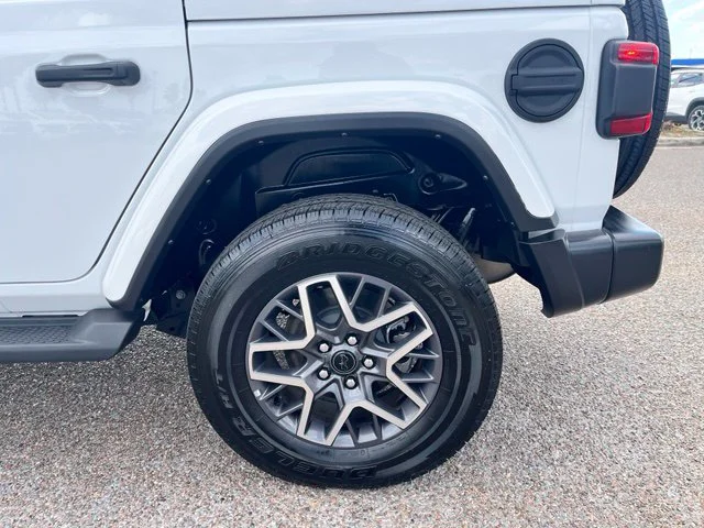 Used 2025 White Jeep Sahara image 10