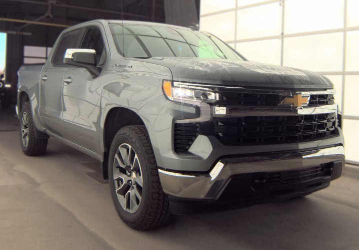 Used 2025 Gray Chevrolet LT image 1