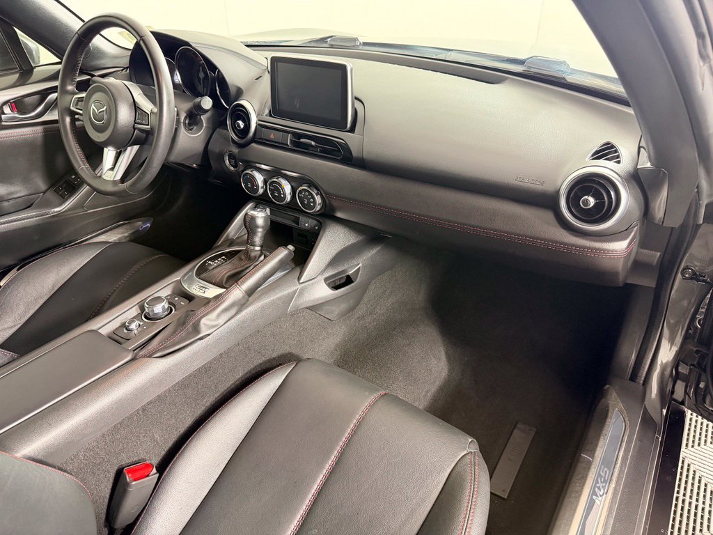 Used 2017 Red Mazda Grand Touring image 34
