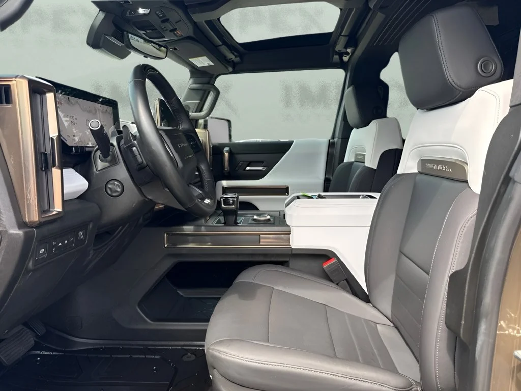 Used 2024 Blue GMC 2X image 10