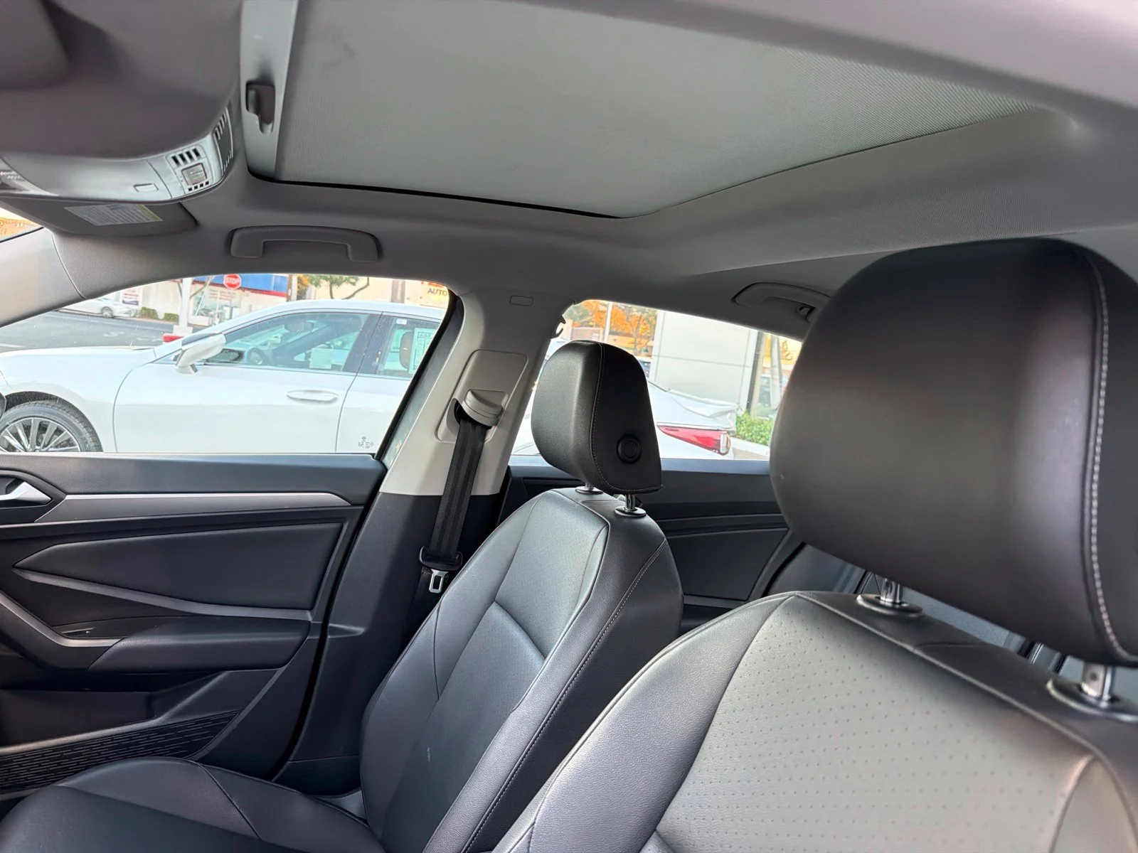 Used 2020 Platinum Gray Metallic Volkswagen 1.4T SE image 9