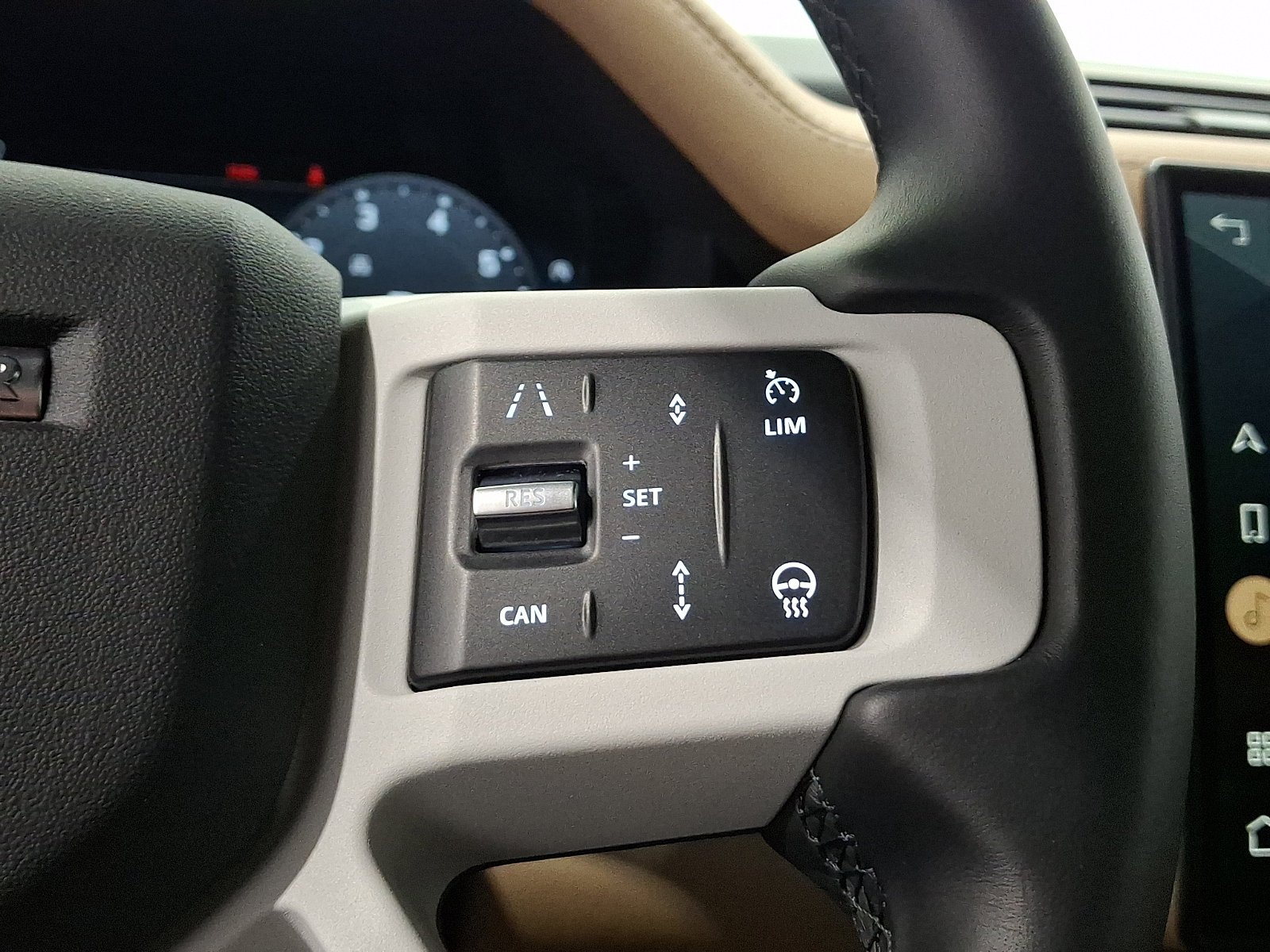 Certified Used 2026 Fuji White Land Rover  image 23