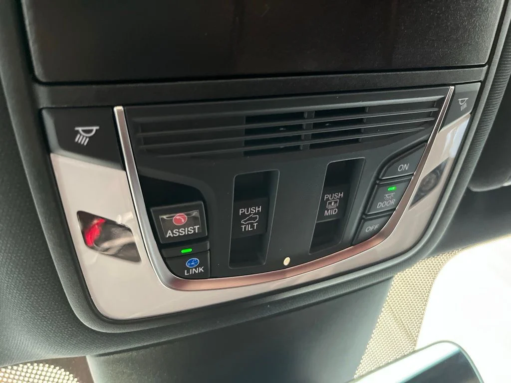Used 2024 White Acura A-Spec image 19