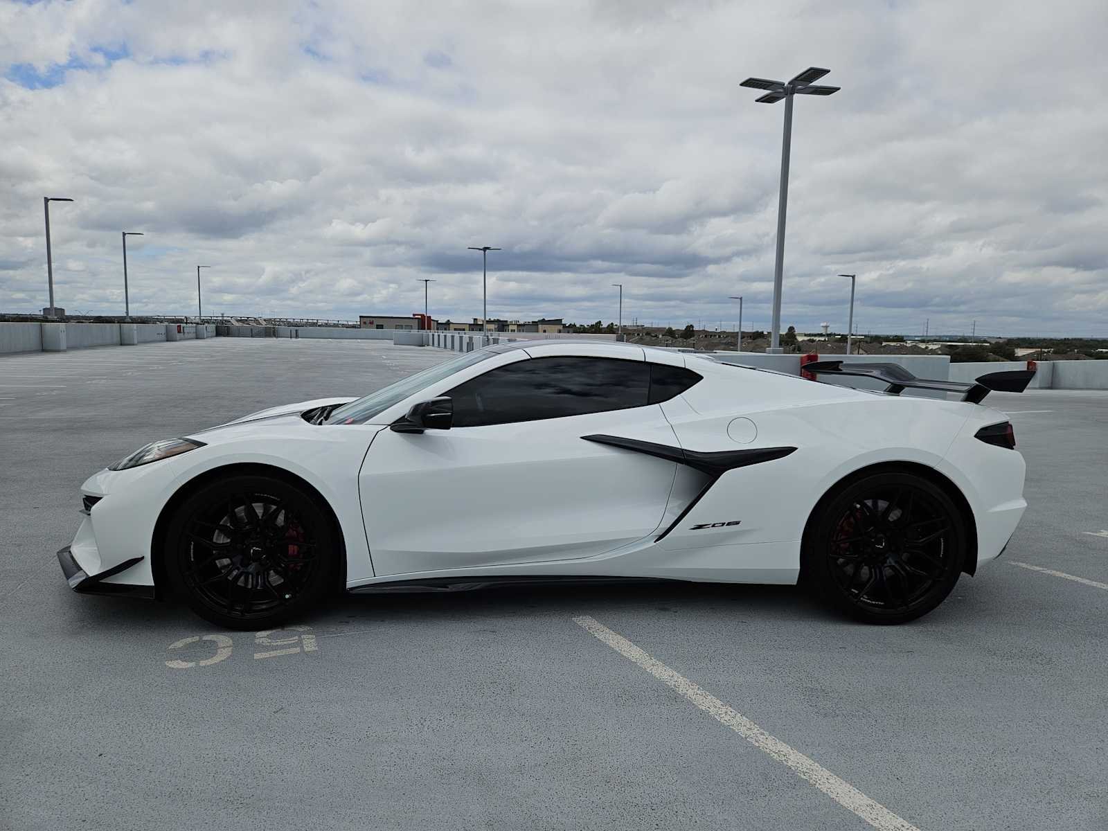 Used 2024 Arctic White Chevrolet 3LZ image 4