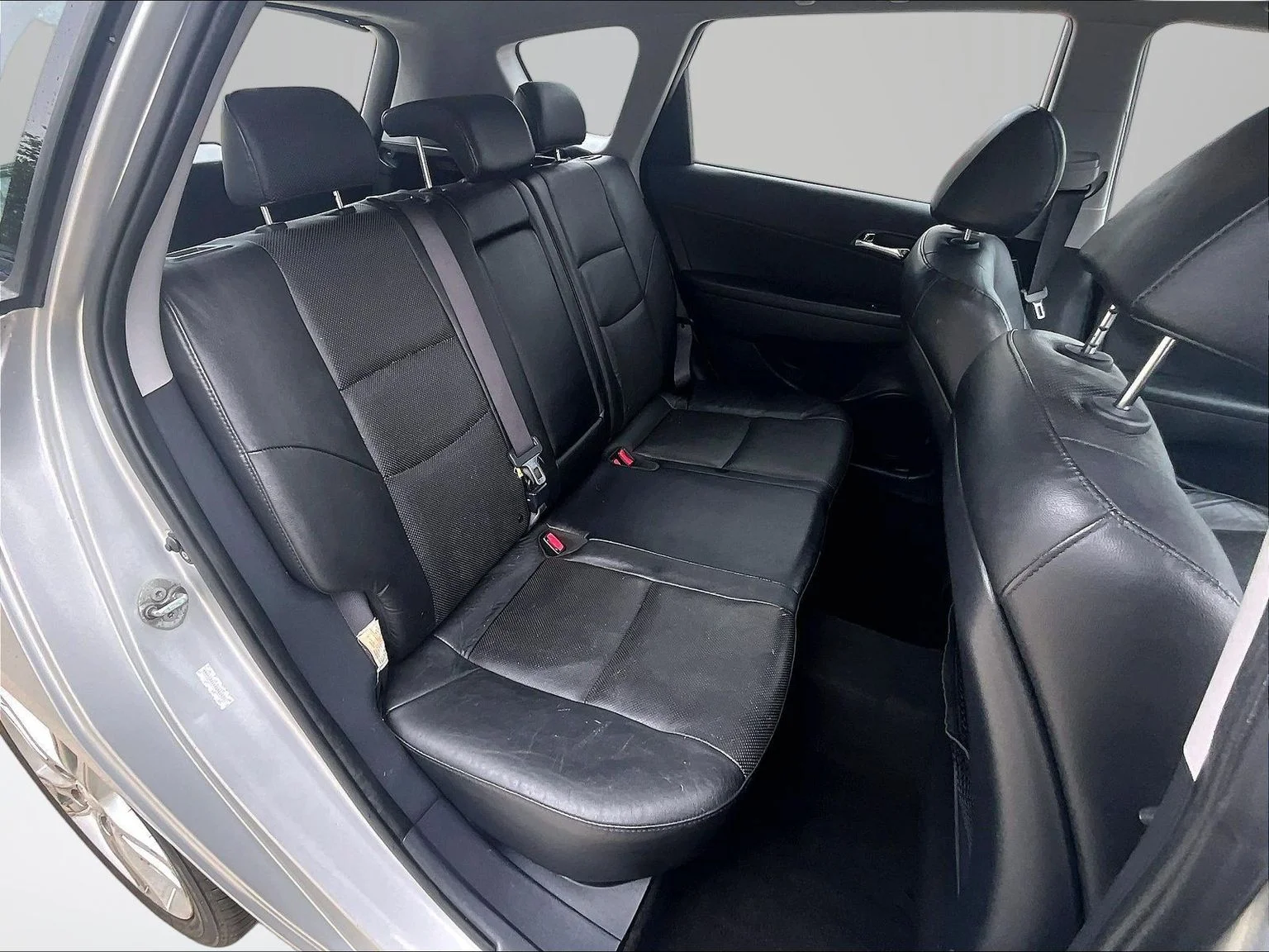 Used 2011 Silver Hyundai SE image 25