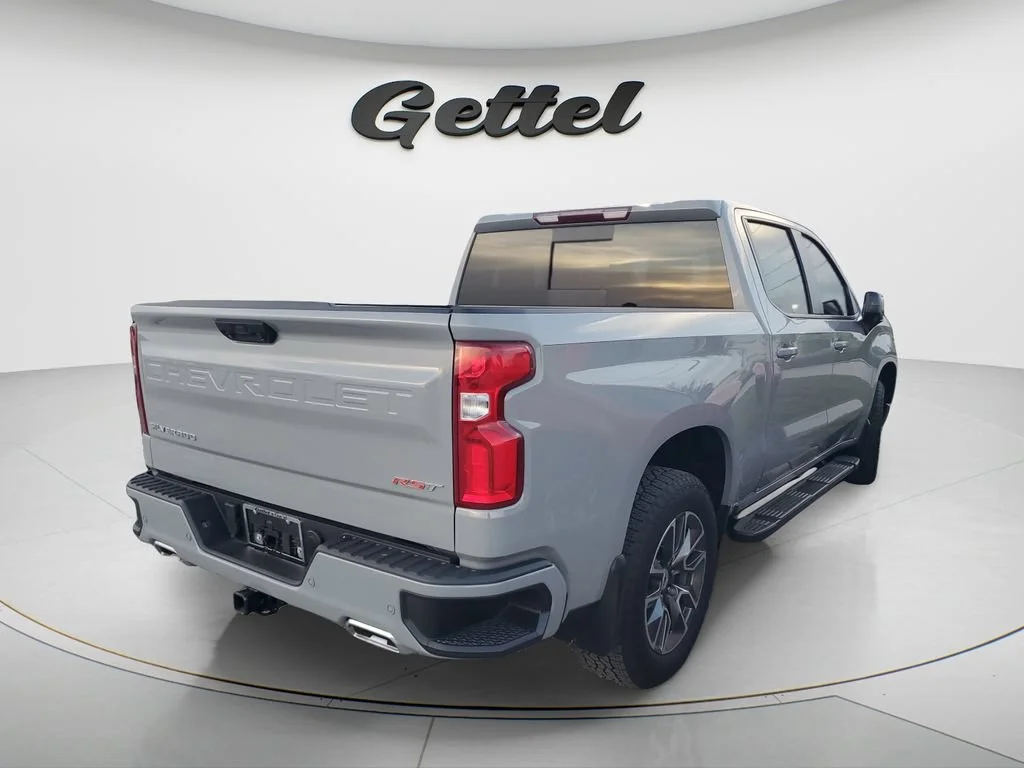 Used 2025 Slate Gray Metallic Chevrolet RST image 3