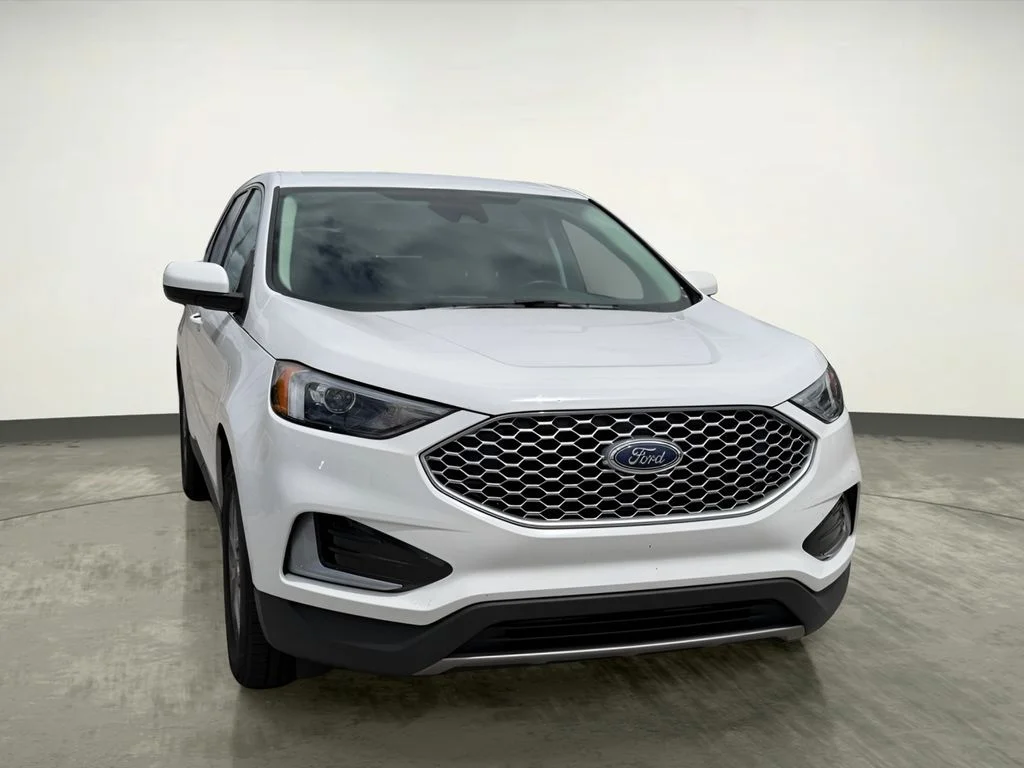 Used 2024 White Ford SEL image 11