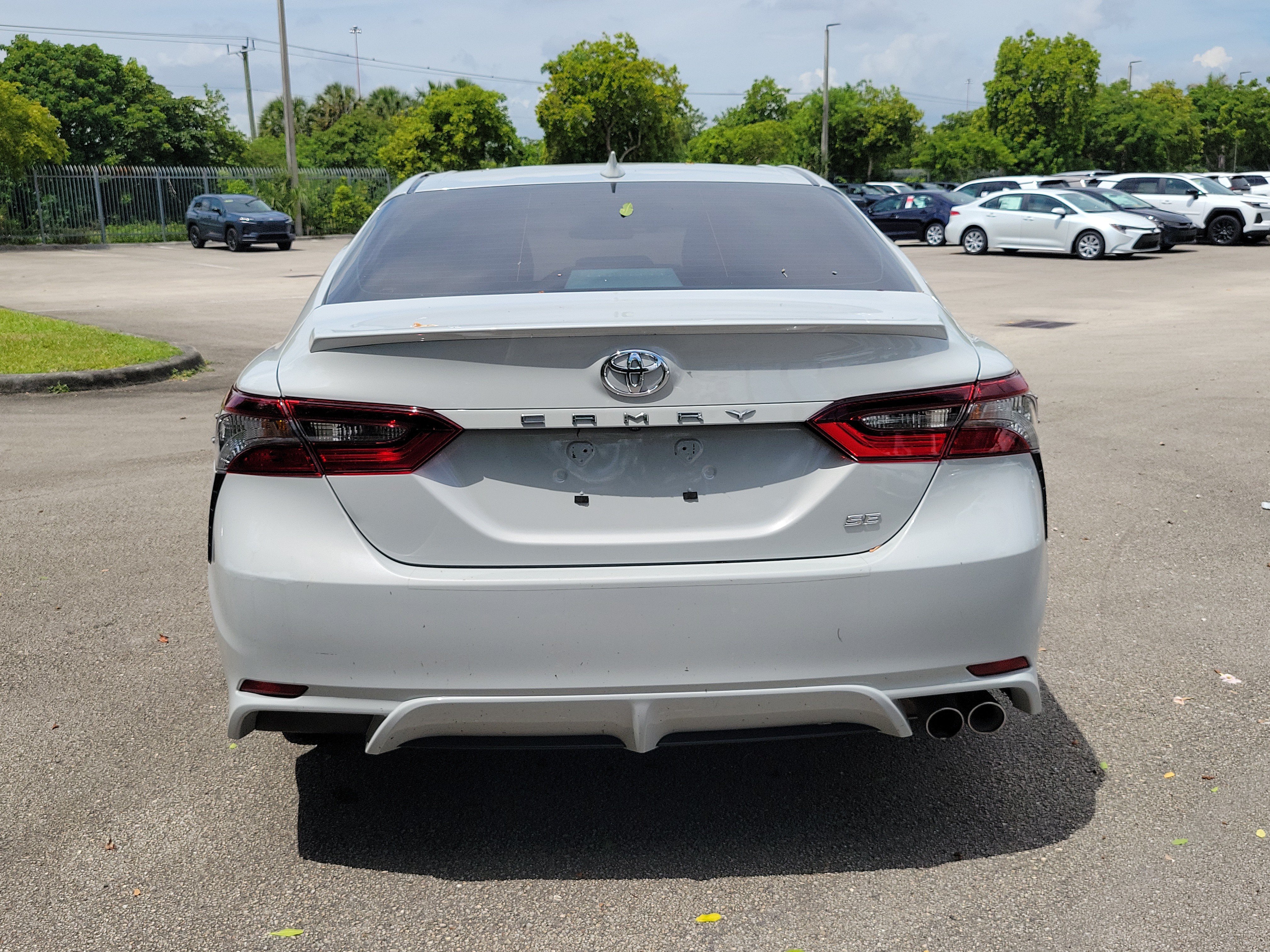Used 2024 Ice Toyota SE image 6