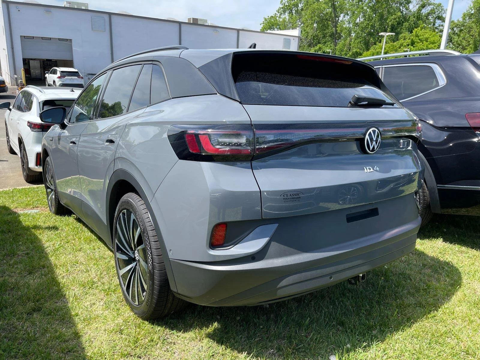New 2026 Pure Gray Volkswagen Pro image 3