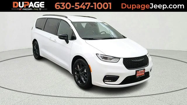 2026 Chrysler Pacifica Select's photo