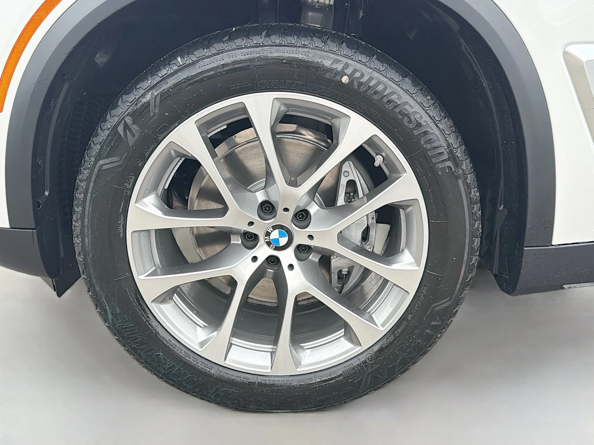New 2026 Mineral White Metallic BMW xDrive40i image 42