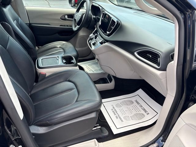 Used 2024 Black Chrysler Touring L image 11