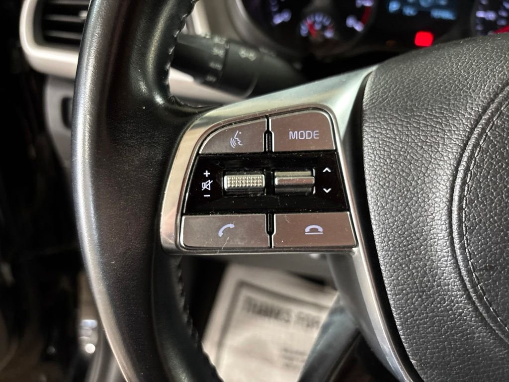 Used 2020 Black Kia S image 19
