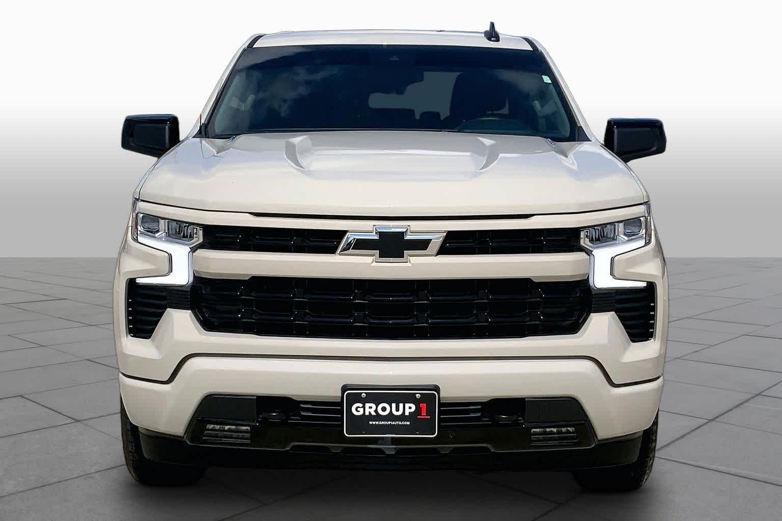 Used 2026 Summit White Chevrolet RST image 4