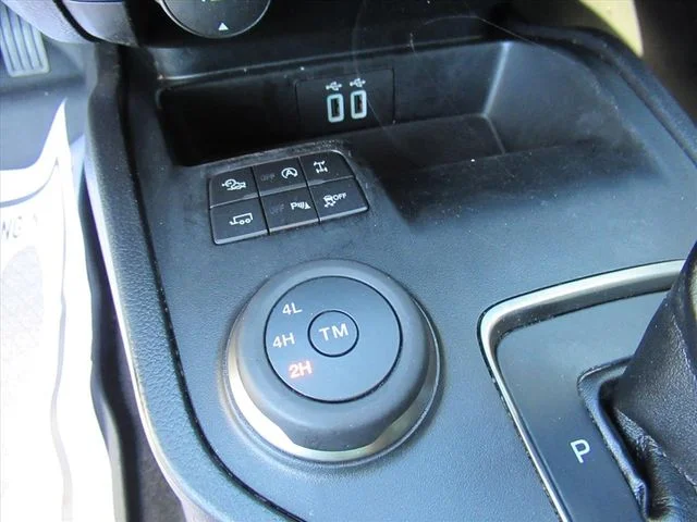 Used 2022 Black Ford Lariat image 30
