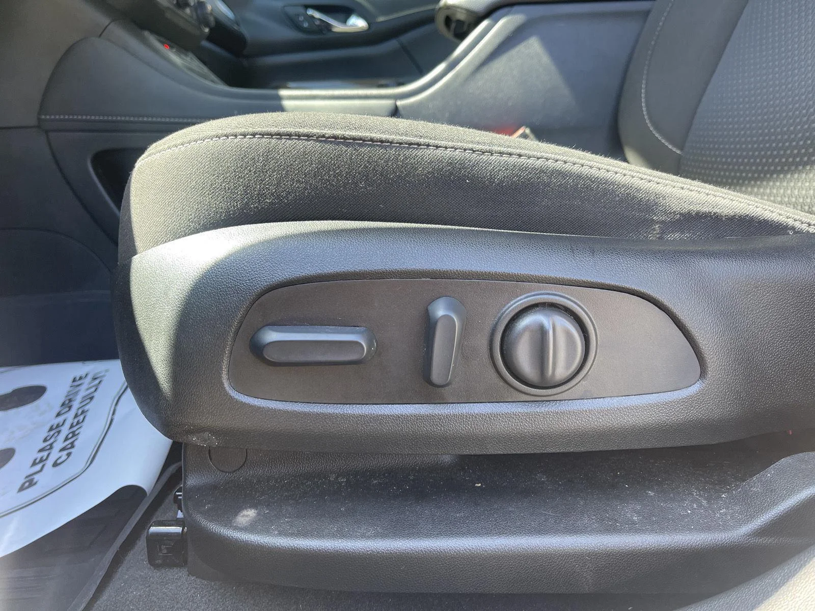Used 2023 Sterling Metallic GMC SLE image 16